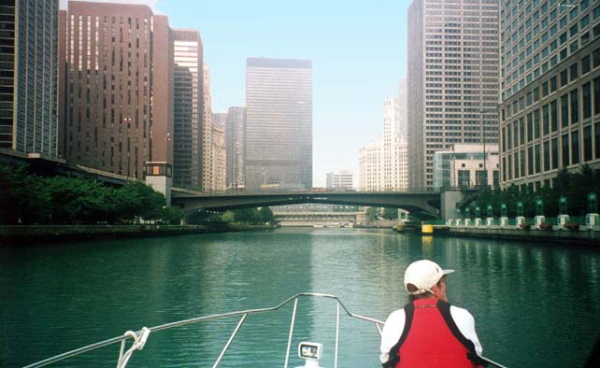 02_Chicago_River
